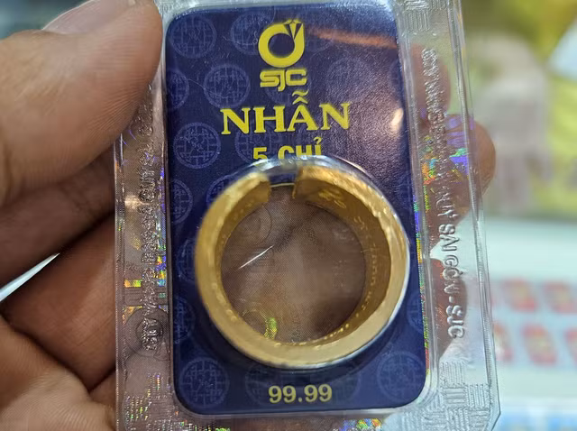 Giá vàng nhẫn tăng trở lại vào cuối ngày