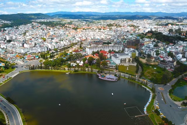 Ngày khai mạc Festival Hoa Đà Lạt lần thứ X - năm 2024, nhiều địa điểm du lịch nổi tiếng của TP Đà Lạt sẽ miễn phí vé vào cổng.