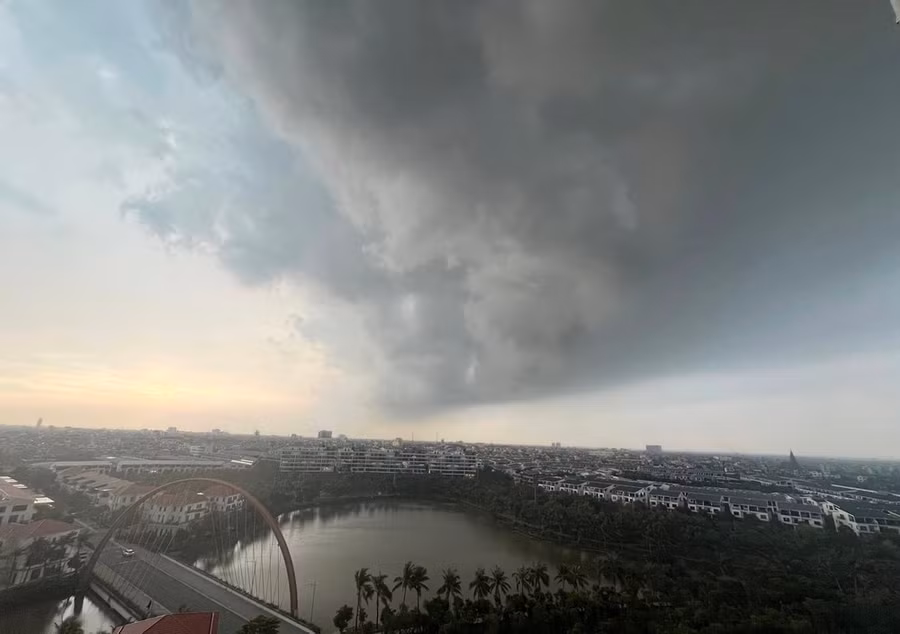 Biển Đông đang có áp thấp, phía Bắc có nguy cơ mưa lớn. Ảnh minh họa