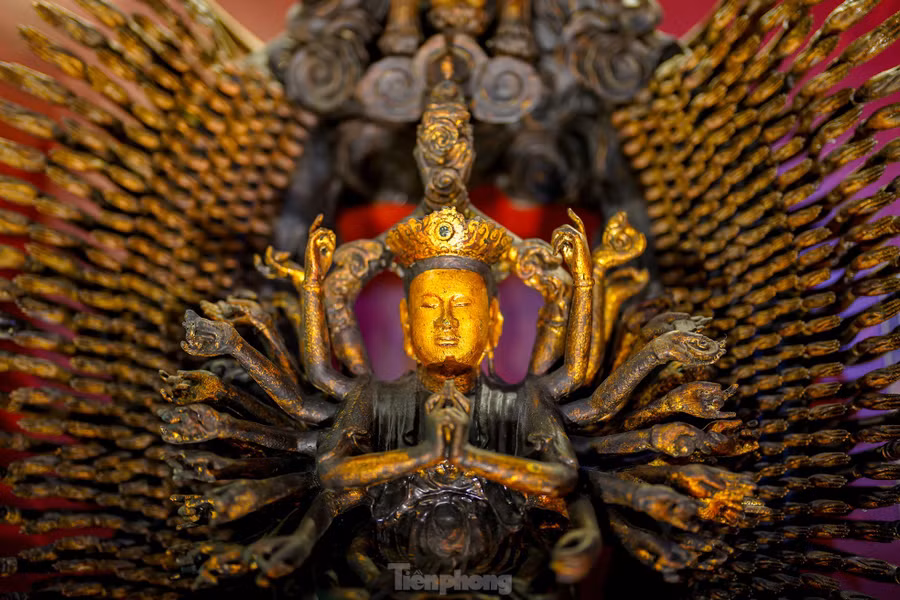 Tượng Thiên Thủ Thiên Nhãn chùa Mễ Sở.