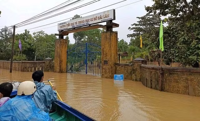 Một số trường học ở H.Hải Lăng hôm nay đã cho học sinh nghỉ học