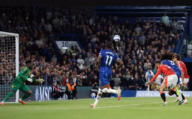 Marc Cucurella đánh đầu ghi bàn duy nhất cho Chelsea