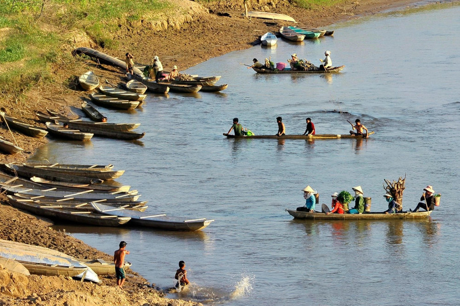 Dòng Đăk Bla đã nuôi lớn bao thế hệ người Bana, Jrai, Xơ Đăng ở Kon Tum Dòng Đăk Bla đã nuôi lớn bao thế hệ người Bana, Jrai, Xơ Đăng ở Kon Tum