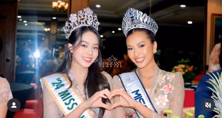 Thanh Thủy bên đương kim Miss Cosmo Ketut Permata Juliastrid.