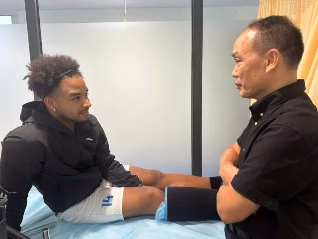 Tổng thư ký VFF Nguyễn Văn Phú hỏi thăm Xuân Son