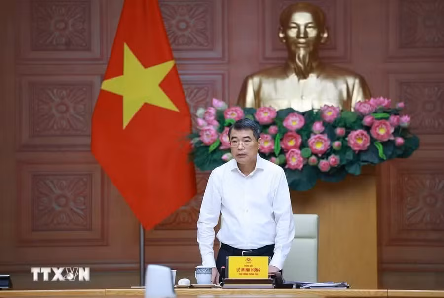 Thủ tướng Lê Minh Hưng chủ trì buổi làm việc với lãnh đạo Bộ Công Thương và các bộ, ngành về tháo gỡ khó khăn, thúc đẩy sản xuất kinh doanh. (Ảnh: Dương Giang/TTXVN)