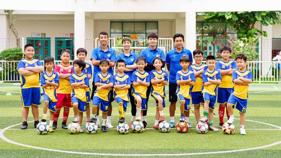 Mời vận động viên chuyên nghiệp trực tiếp đứng lớp giảng dạy cho học sinh góp phần phát triển thể thao học đường Mời vận động viên chuyên nghiệp trực tiếp đứng lớp giảng dạy cho học sinh góp phần phát triển thể thao học đường
