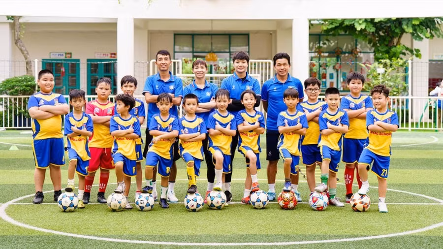 Mời vận động viên chuyên nghiệp trực tiếp đứng lớp giảng dạy cho học sinh góp phần phát triển thể thao học đường