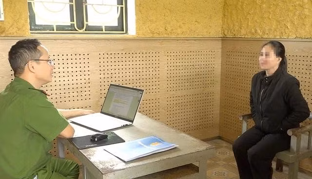 Công an lấy lời khai đối với L.T.A.S