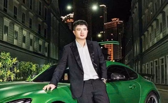 TikToker Mr.Pips thường khoe cuộc sống xa hoa trên mạng xã hội