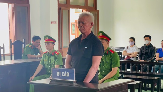 Bị cáo Hùng tại tòa. Bị cáo Hùng tại tòa.