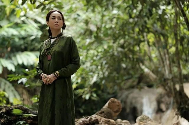 Đinh Ngọc Diệp (vai Hai Mẫn) trong phim Thám tử Kiên: Kỳ án không đầu Đinh Ngọc Diệp (vai Hai Mẫn) trong phim Thám tử Kiên: Kỳ án không đầu