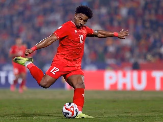 Nguyễn Xuân Son lập cú đúp bàn thắng vào lưới đội tuyển Thái Lan ở chung kết lượt đi AFF Cup 2024