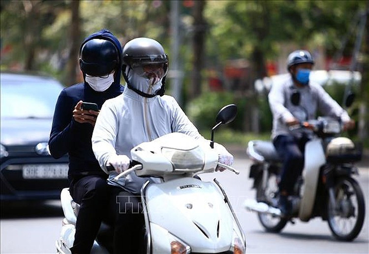 Bắc Bộ và Trung Bộ bước vào cao điểm nắng nóng. Bắc Bộ và Trung Bộ bước vào cao điểm nắng nóng.