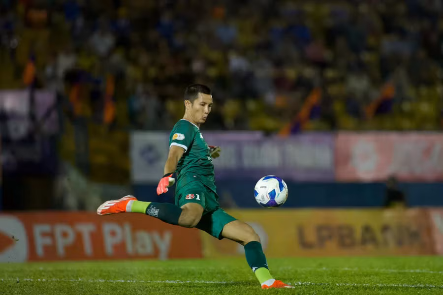 Đình Triệu thăng hoa dưới bàn tay của HLV Chu Đình Nghiêm