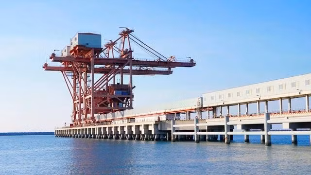 Bình Thuận phát triển mạnh công nghiệp năng lượng và có cảng biển nước sâu Vĩnh Tân