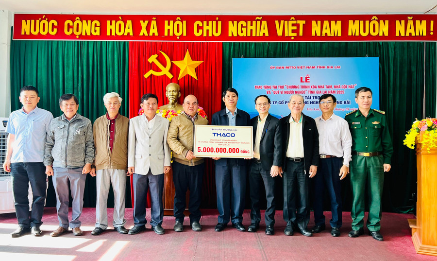 Ủy ban MTTQ Việt Nam tỉnh Gia Lai tiếp nhận tài trợ chương trình xóa nhà tạm, nhà dột nát từ Công ty cổ phần Nông nghiệp Trường Hải. Ảnh: M.N uy-ban-mttq-viet-nam-tinh-gia-lai-tiep-nhan-tai-tro-chuong-trinh-xoa-nha-tam-nha-dot-nat-tu-cong-ty-co-phan-nong-nghiep-truong-hai-anh-mn.jpg