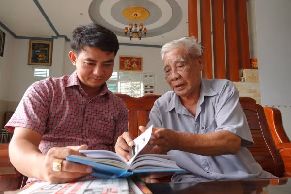 Thiếu tướng Lê Thanh Sơn chia sẻ cùng phóng viên Báo CAND những kỷ niệm vào 50 năm trước, thời điểm giải phóng miền Nam, thống nhất đất nước.