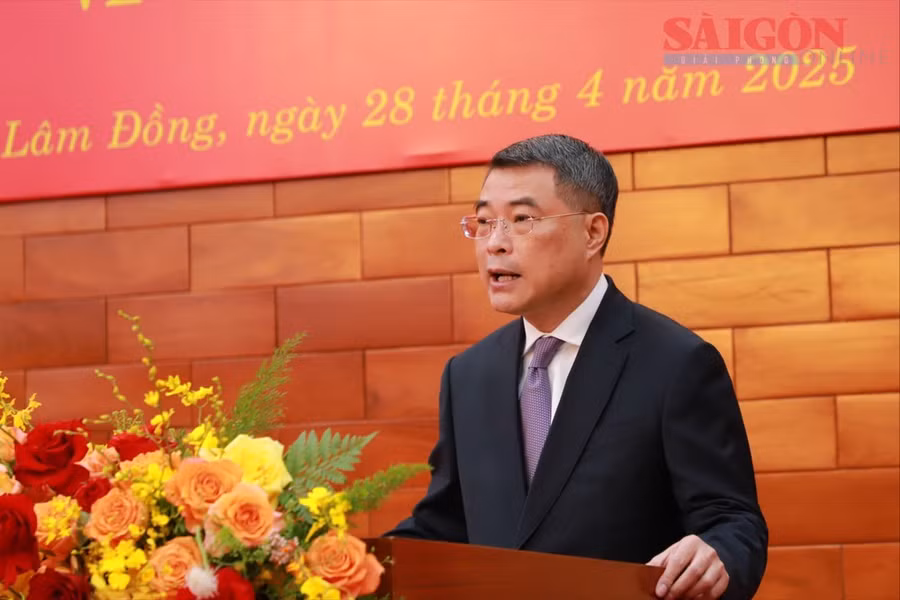 Đồng chí Lê Minh Hưng phát biểu tại buổi trao quyết định. Ảnh: ĐOÀN KIÊN