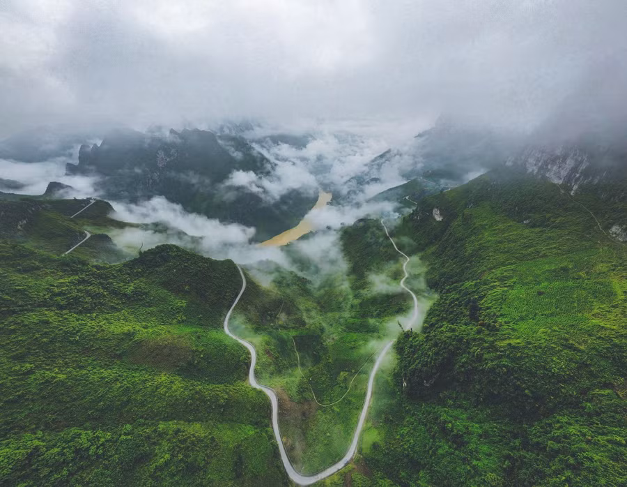 Đèo Mã Pí Lèng trên vòng lặp Hà Giang