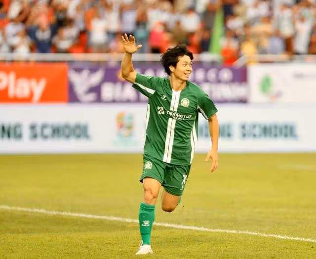 Công Phượng vẫn gắn bó với bóng đá Nhật Bản, nhưng theo một cách khác