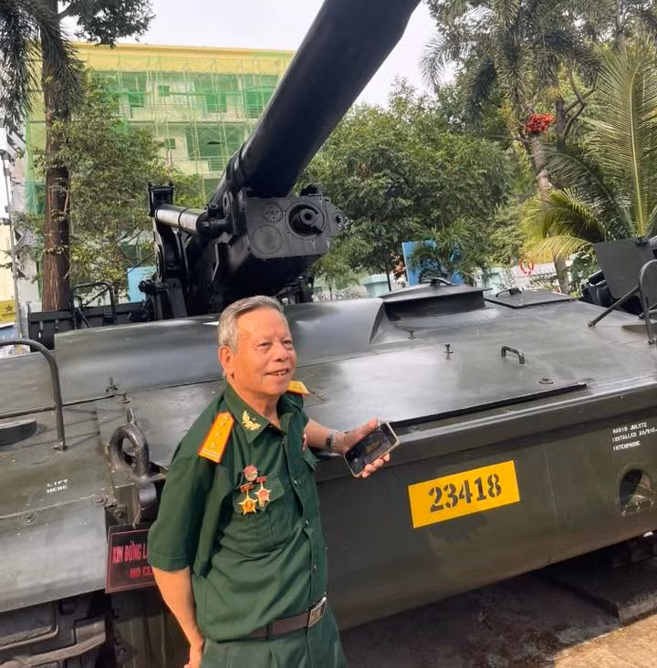 Người cựu chiến binh vào Nam chiến đấu từ năm 1969, bên khẩu pháo được mệnh danh là "Vua chiến trường" của địch.
