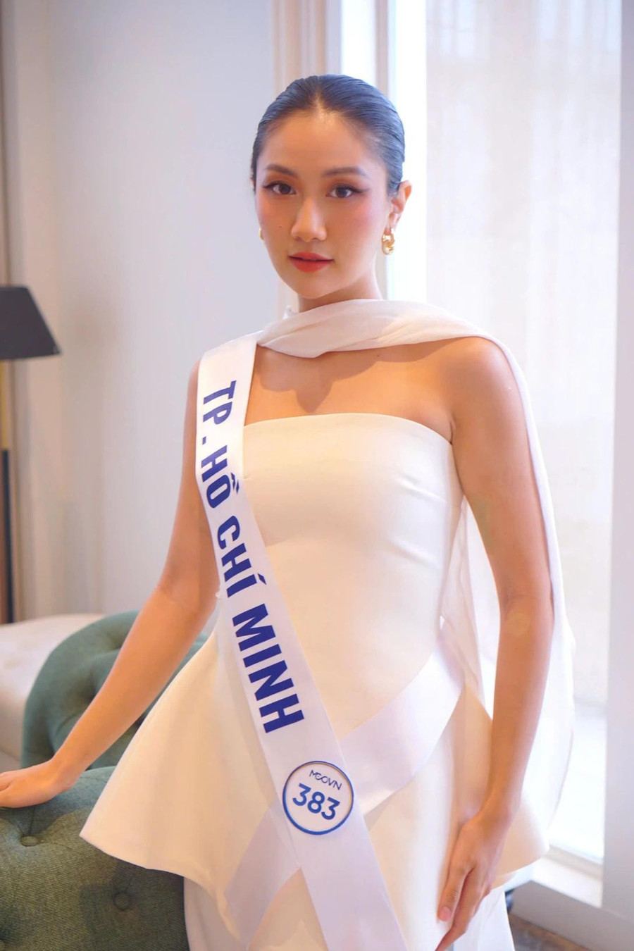 Người đẹp sinh năm 1999 không ngại biến hóa ở nhiều hình ảnh khác nhau, từ thanh lịch đến gợi cảm Người đẹp sinh năm 1999 không ngại biến hóa ở nhiều hình ảnh khác nhau, từ thanh lịch đến gợi cảm