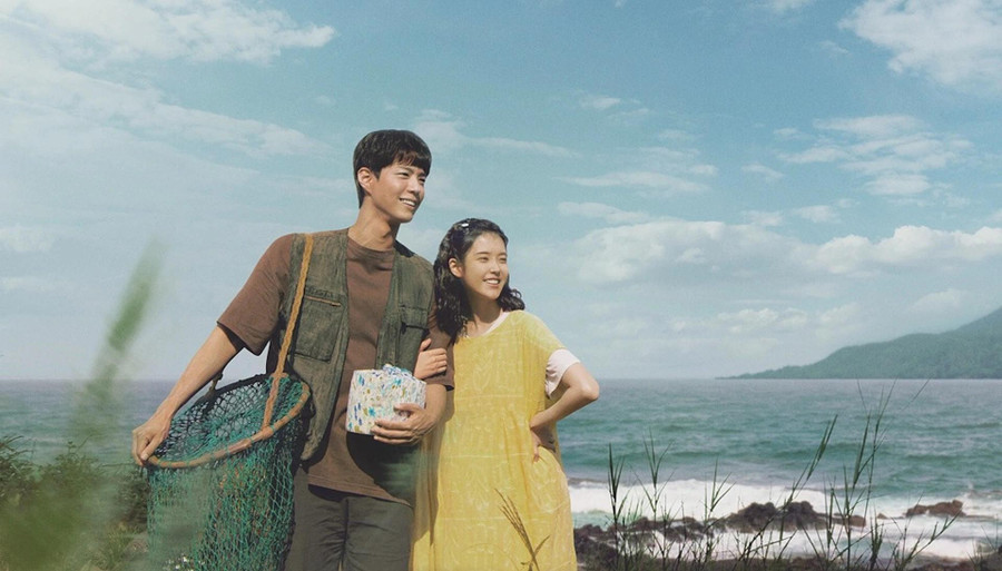 Hình tượng ôn hòa, tử tế và đáng tin cậy của Gwan Sik kết hợp với nét &quot;ngang ngược&quot;, ồn ào nhưng cũng &quot;mong manh dễ vỡ&quot; của Ae Sun tạo nên &quot;phản ứng hóa học&quot; thú vị trong phim