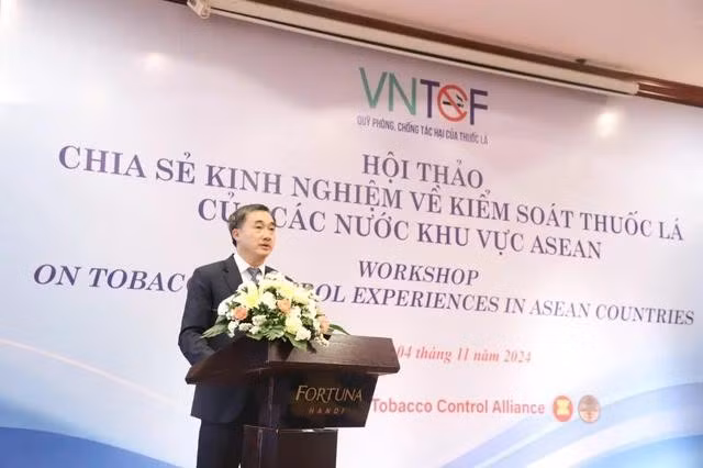 Thứ trưởng Bộ Y tế Trần Văn Thuấn cho biết, Bộ Y tế đề xuất cấm sản xuất, kinh doanh, nhập khẩu, quảng cáo và sử dụng các loại thuốc lá mới, ngăn chặn tác hại với sức khỏe cộng đồng, đặc biệt giới trẻ