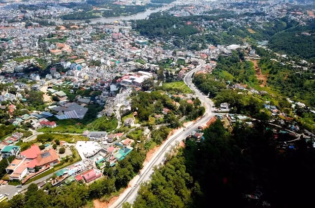 Tuyến đèo Prenn sẽ kết nối trung tâm TP Đà Lạt với 2 tuyến cao tốc trong tương lai là Liên Khương - Bảo Lộc và Bảo Lộc Tân Phú, rút ngắn thời gian đi các tỉnh Đông Nam Bộ và TP HCM.