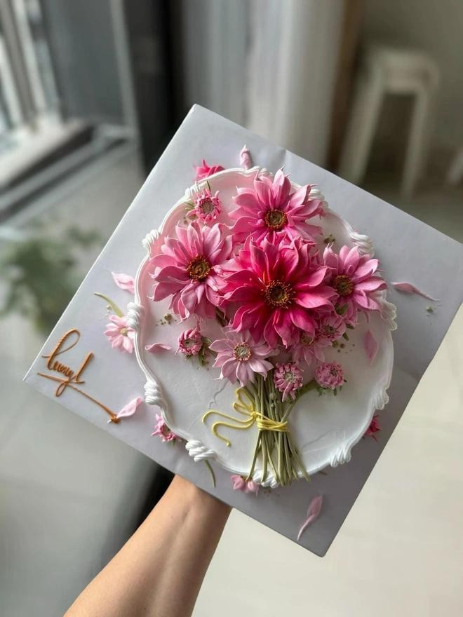 Những bông hoa từ kem tươi y như thật Những bông hoa từ kem tươi y như thật