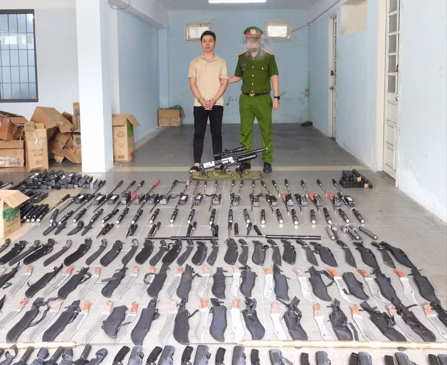 Đối tượng Huỳnh Trọng Hiệp bị bắt giữ. Ảnh: CACC