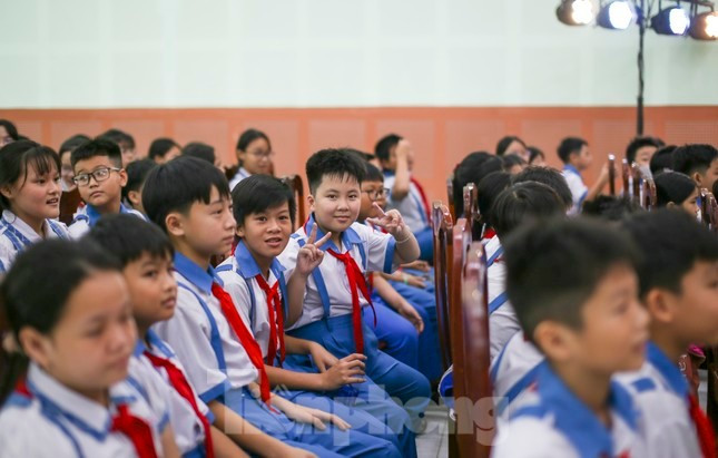 Các em học sinh tham gia chương trình. Ảnh: Trương Định Các em học sinh tham gia chương trình. Ảnh: Trương Định