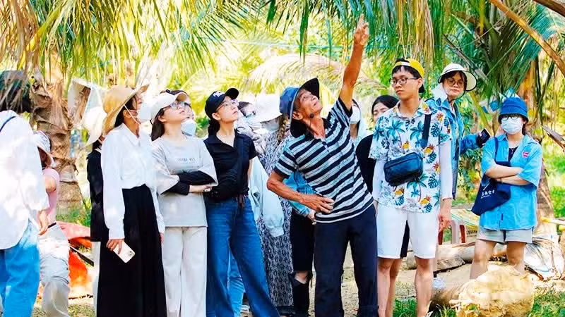 Nông dân phường Hải Vân (Đà Nẵng) dẫn dắt du lịch học tập cộng đồng.