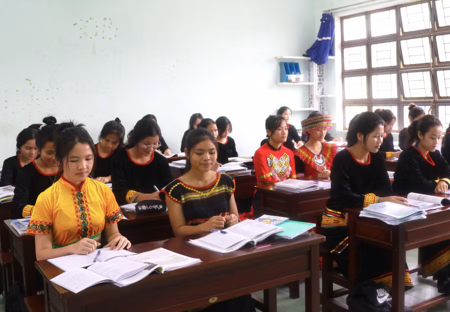 truong-thpt-dan-toc-noi-tru-dong-gia-lai-thi-xa-an-khe-khuyen-khich-hoc-sinh-mac-trang-phuc-truyen-thong-cua-dan-toc-minh-gop-phan-gin-giu-net-van-hoa-doc-dao.jpg