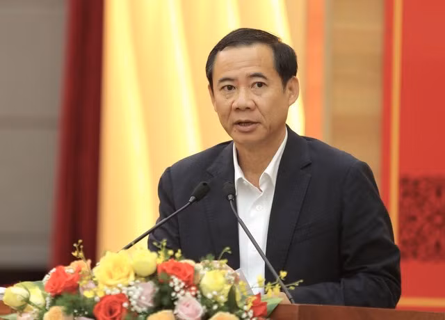 Quyền Bí thư Tỉnh ủy Lâm Đồng Nguyễn Thái Học phát biểu tại hội nghị.