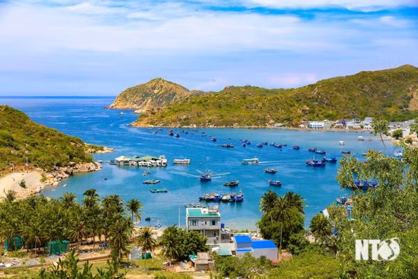 Danh lam thắng cảnh vịnh Vĩnh Hy (Ninh Hải). Ảnh: Văn Nỷ