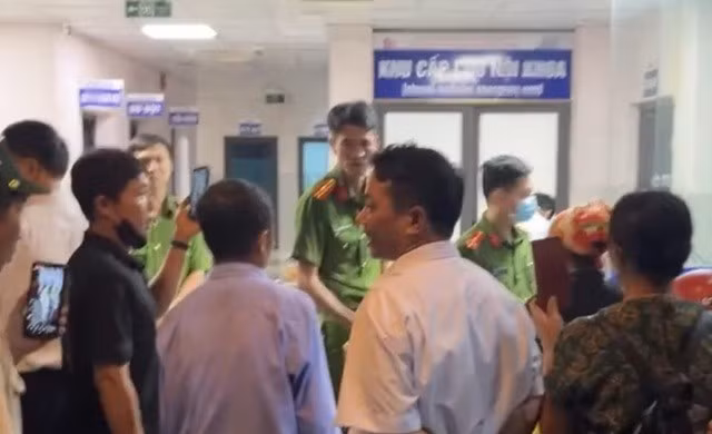 Người nhà bệnh nhân kéo tới bệnh viện yêu cầu làm rõ nguyên nhân cháu bé tử vong bất thường