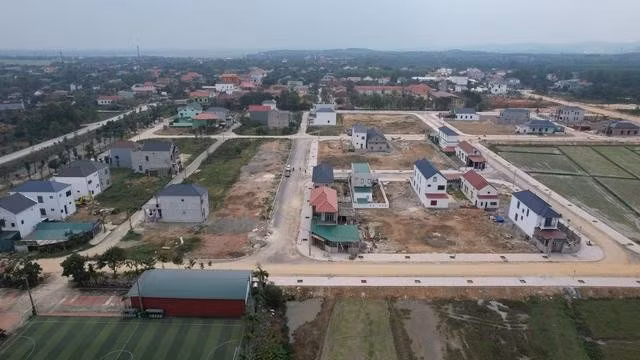 Những ngôi nhà lớn ở khu tái định cư Nông Trường Lệ Ninh (H.Lệ Thủy, Quảng Bình)