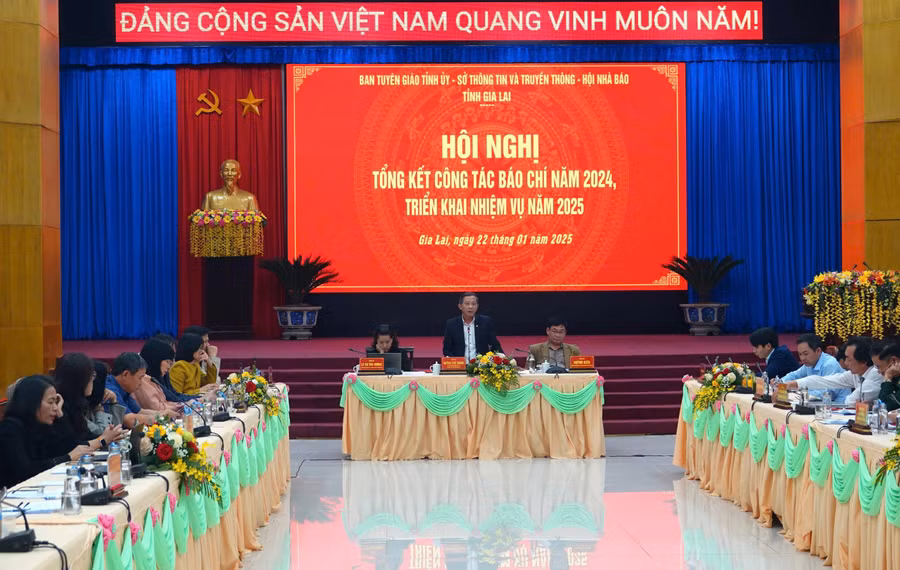 quang-canh-hoi-nghi.jpg