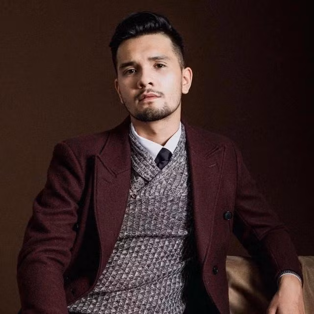 Nam thần lai Nga - Đinh Nhikolai