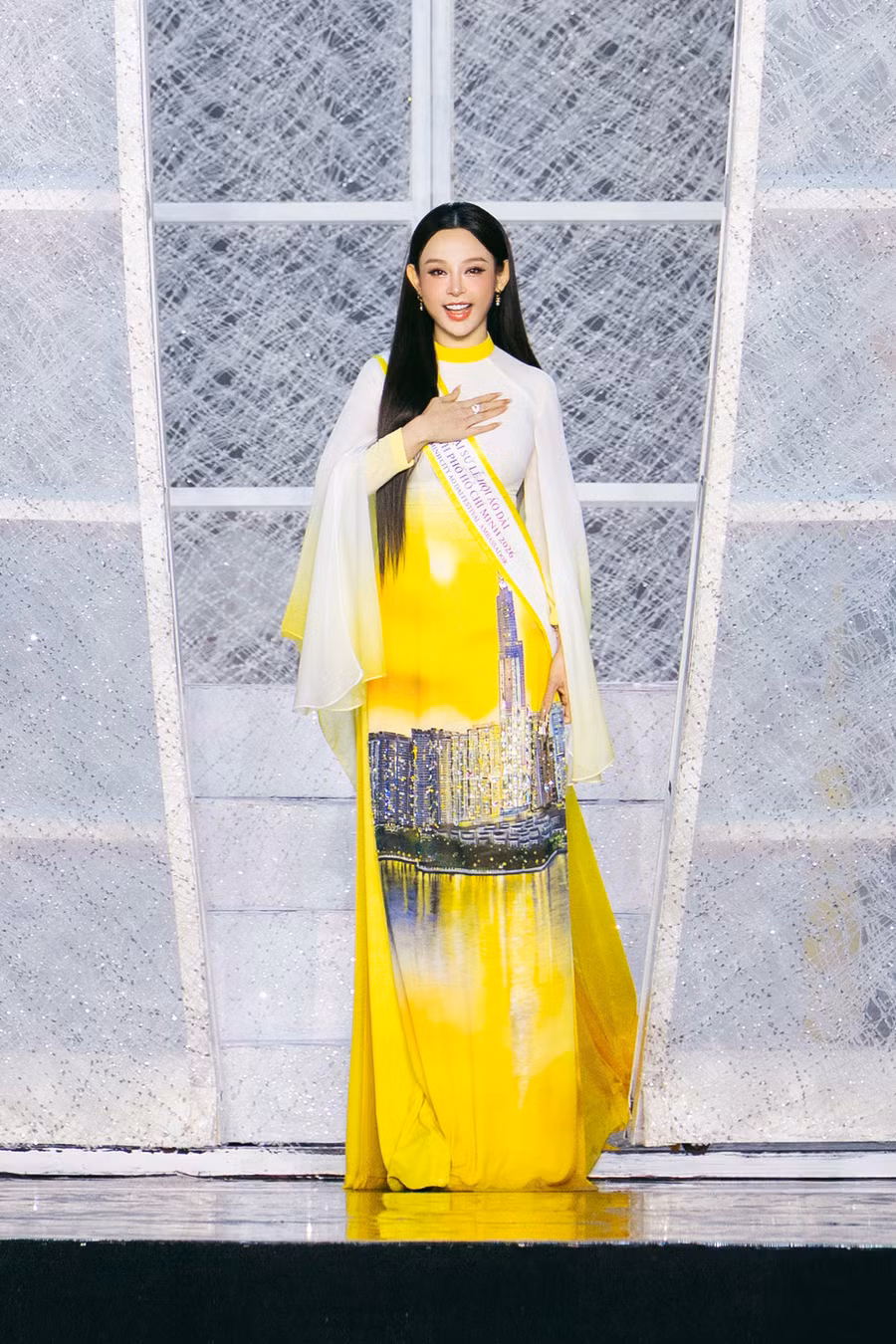 "Chị đẹp" Huyền Baby bày tỏ niềm vinh dự khi được trở thành đại sứ Lễ hội áo dài TP.HCM