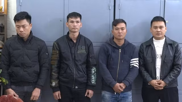 Các bị can Huy, Linh, Khánh, Tuyến (từ trái qua phải)