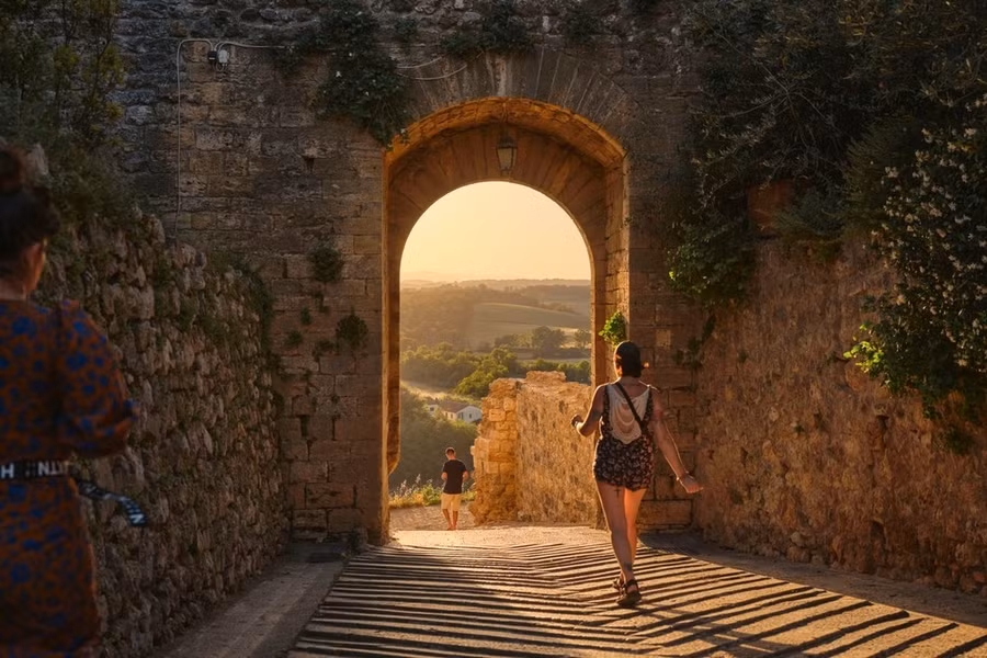 83% du khách Việt dự định sẽ dùng công nghệ nhằm đưa ra các quyết định sáng suốt và có trải nghiệm chân thực hơn. (Ảnh minh họa: CTV/Vietnam+)