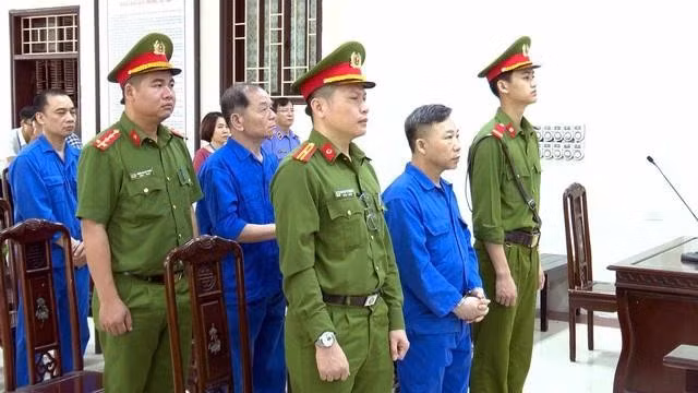 Từ hàng trên xuống: 3 bị cáo Lưu Bình Nhưỡng, Lê Thanh Vân và Nguyễn Văn Vương