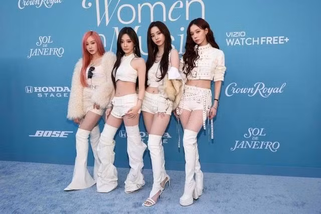 Bốn cô gái nhà SM tỏa sáng tại lễ trao giải