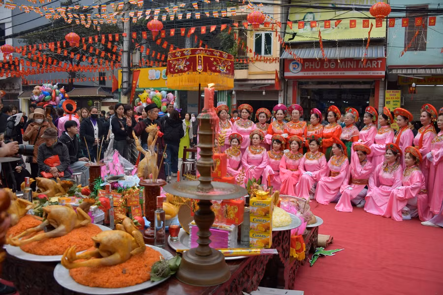 Mâm cúng ở bãi Tế Yến là các đặc sản của người làng Phú Đô