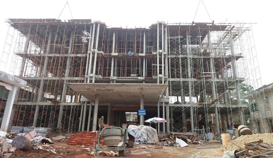 Trụ sở UBND huyện Chư Păh đang trong giai đoạn thi công. Ảnh: N.D tru-so-ubnd-huyen-chu-pah-dang-trong-giai-doan-thi-cong.jpg