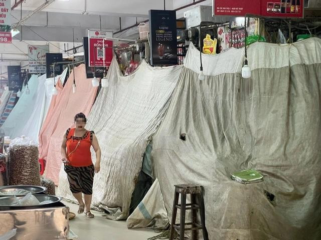 Hàng loạt cửa hàng đóng cửa vì sợ bị kiểm tra Hàng loạt cửa hàng đóng cửa vì sợ bị kiểm tra