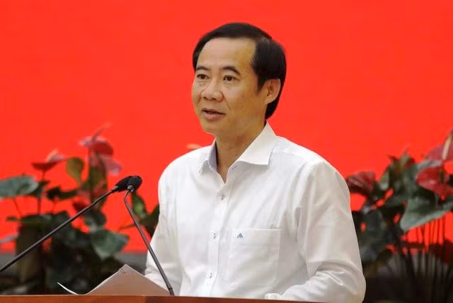 Quyền Bí thư Tỉnh ủy Lâm Đồng Nguyễn Thái Học phát biểu giao nhiệm vụ cho các cán bộ được bổ nhiệm